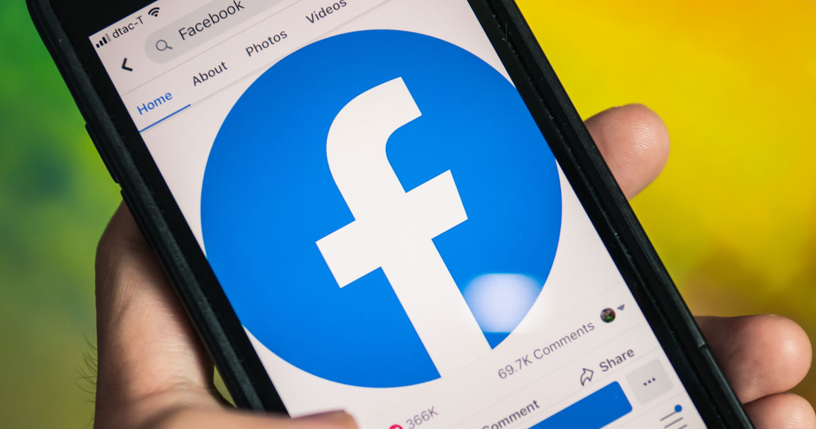 likes Facebook
